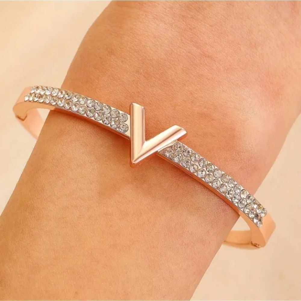 Rose Gold Luxury Diamond Letter V Bangle Bracelet